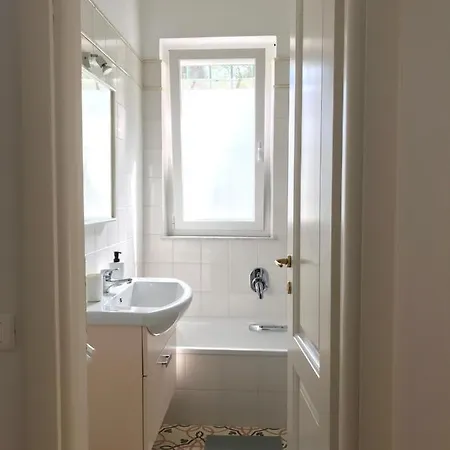 La Riviera Bed & Breakfast