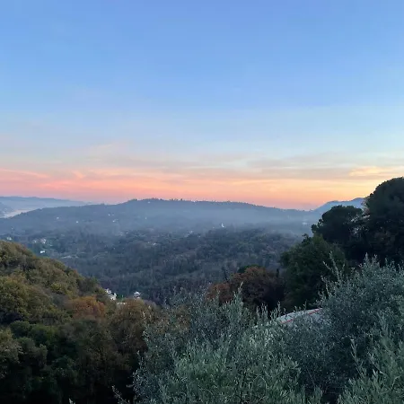 La Riviera Bed & Breakfast Bed & Breakfast 3*