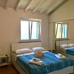 La Riviera Bed & Breakfast 3* راباللو
