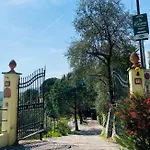 La Riviera Bed & Breakfast 3* راباللو