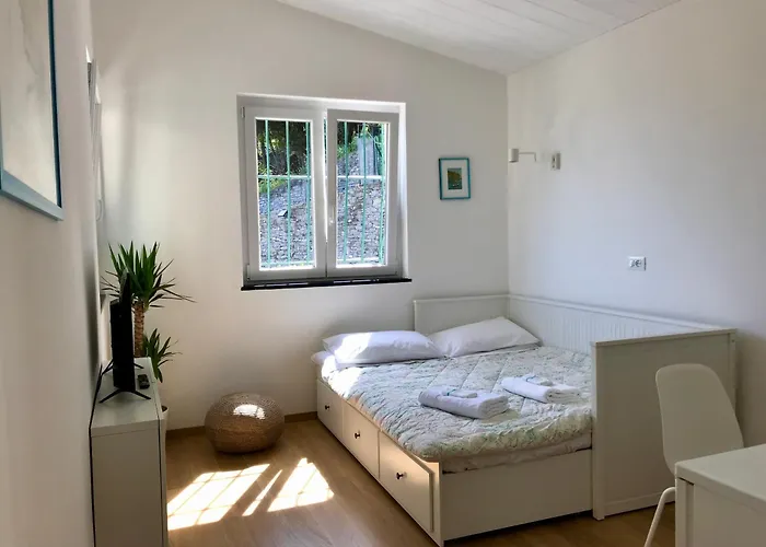 La Riviera Bed & Breakfast 3*